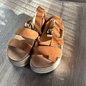 Kids platform sandals